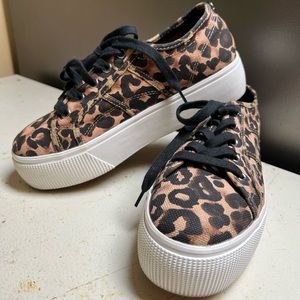NEW Steve Madden Womens Emmi  Platform Canvas Shoes Leopard Print 8.5